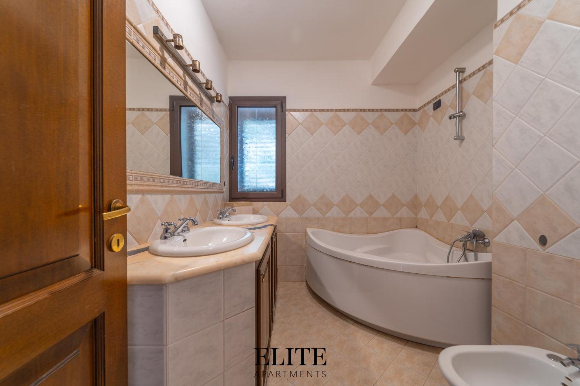 B&B My Home Al Centro Di Olbia Kültér fotó